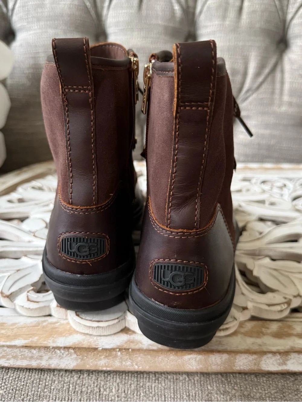 UGG Dark Brown Leather Suede Shearling Lace-Up Boots Women’s 9.5